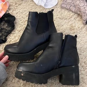Nasty Gal Chelsea Boots